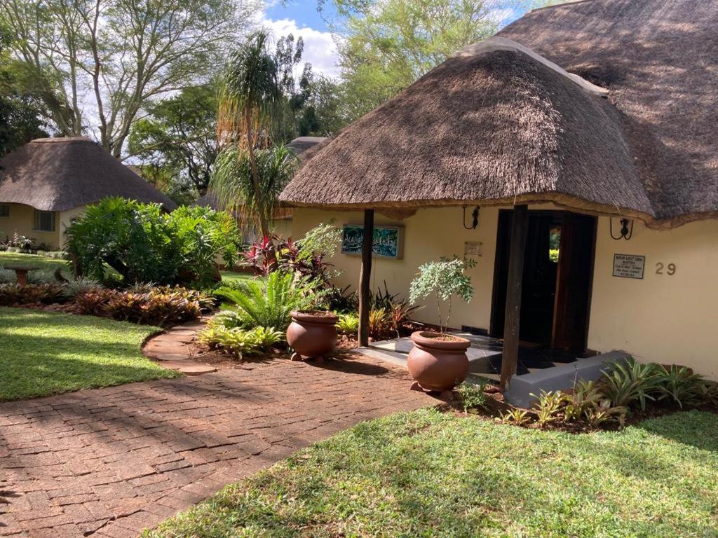 Acasia Guest Lodge Komatipoort Esterno foto